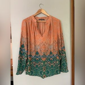 Boutique patterned flowy blouse